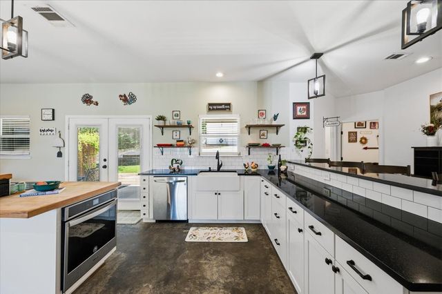 428 Gail Drive, Kennedale, TX 76060