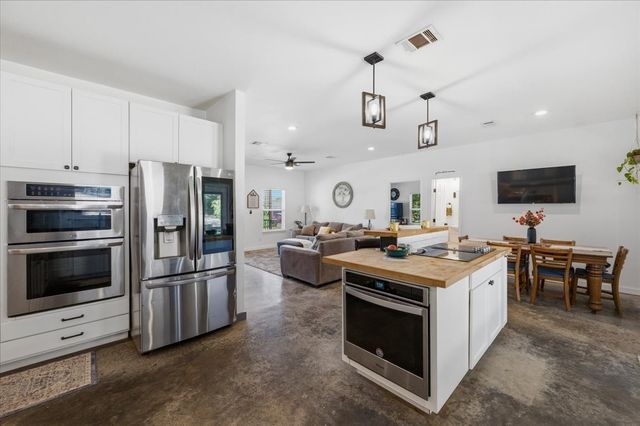 428 Gail Drive, Kennedale, TX 76060