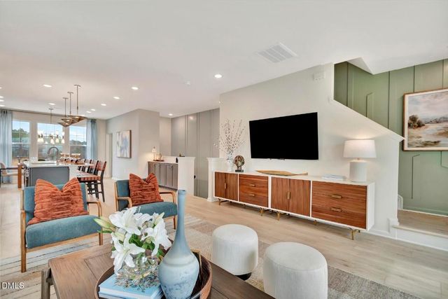 10033 Secluded Garden Drive 160, Apex, NC 27523