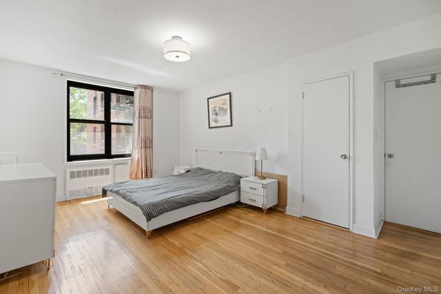 139-15 83rd Avenue 305, Briarwood, NY 11435