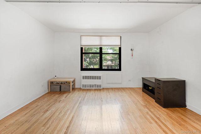 139-15 83rd Avenue 305, Briarwood, NY 11435