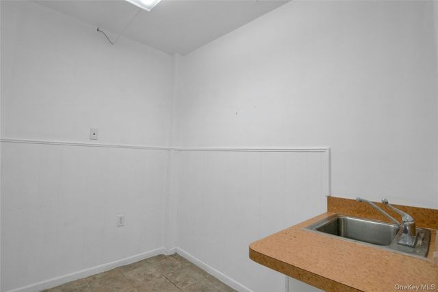 2400 Davidson Avenue Ground FL Office, Bronx, NY 10468