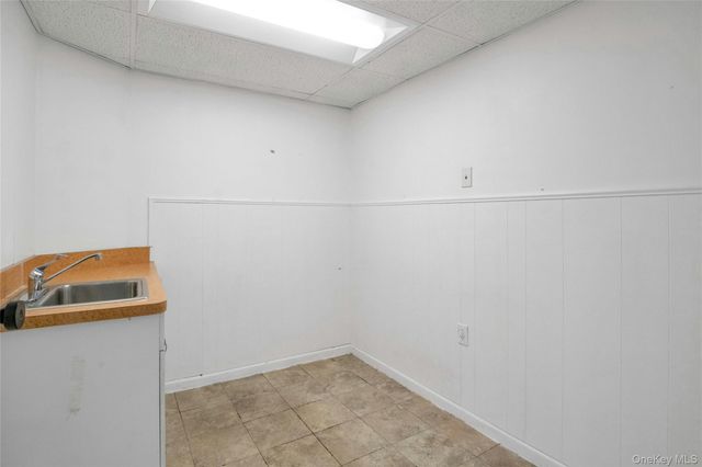 2400 Davidson Avenue Ground FL Office, Bronx, NY 10468