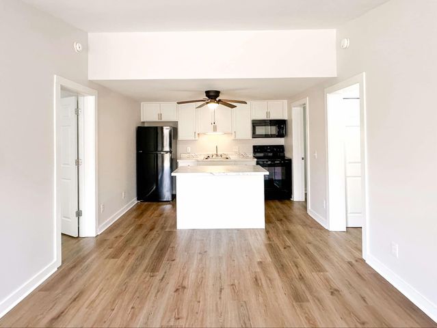 2421 Madison St Apt 37, Clarksville, TN 37043