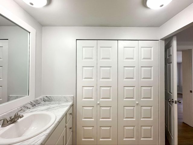 2421 Madison St Apt 37, Clarksville, TN 37043