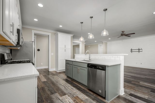 105 Rochester Dr, Shelbyville, TN 37160