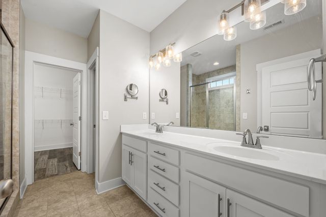 105 Rochester Dr, Shelbyville, TN 37160