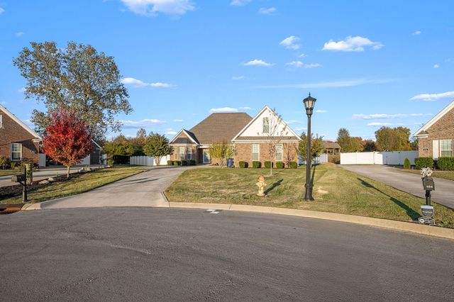 105 Rochester Dr, Shelbyville, TN 37160