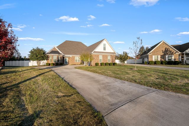 105 Rochester Dr, Shelbyville, TN 37160