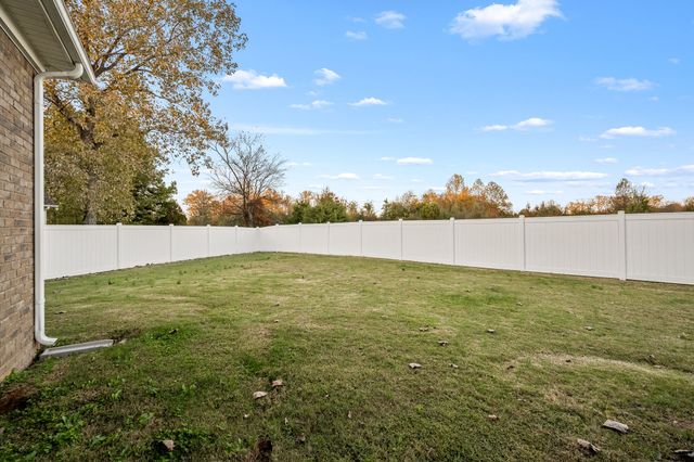 105 Rochester Dr, Shelbyville, TN 37160