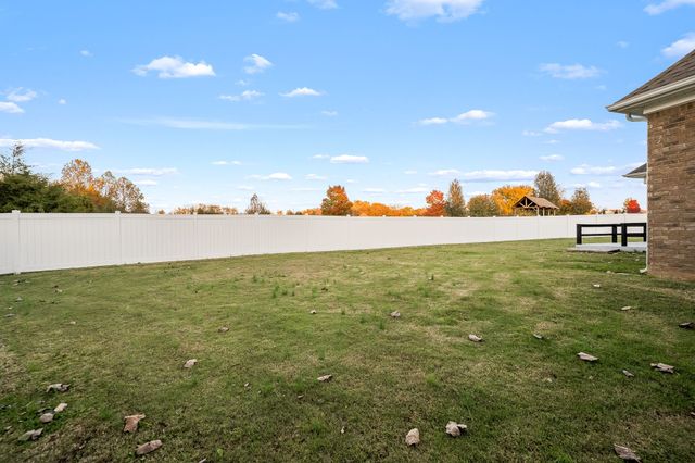 105 Rochester Dr, Shelbyville, TN 37160