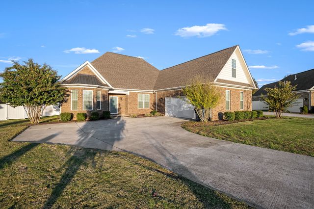 105 Rochester Dr, Shelbyville, TN 37160