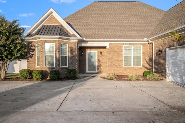 105 Rochester Dr, Shelbyville, TN 37160