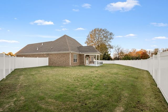 105 Rochester Dr, Shelbyville, TN 37160