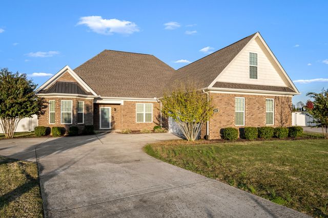 105 Rochester Dr, Shelbyville, TN 37160