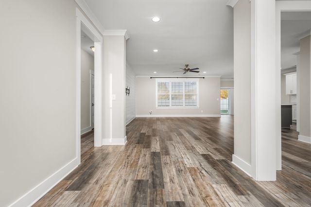 105 Rochester Dr, Shelbyville, TN 37160