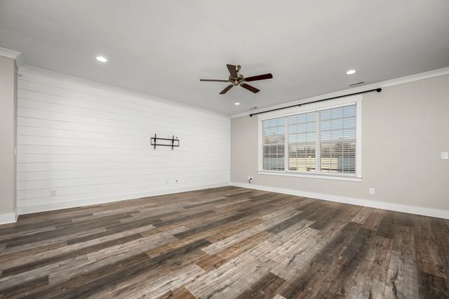 105 Rochester Dr, Shelbyville, TN 37160