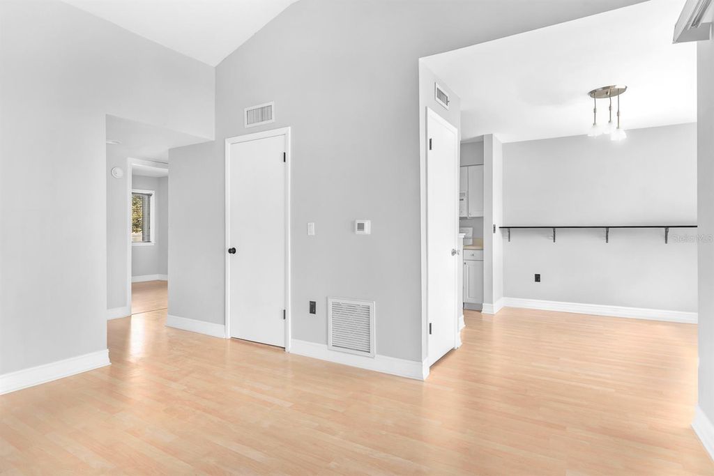 Image 7 of property listing at 5741 PEREGRINE AVENUE 28A, Orlando, FL 32819