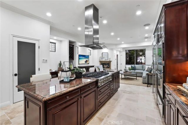 212 5th Street, Seal Beach, CA 90740