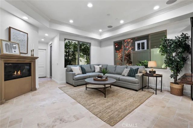 212 5th Street, Seal Beach, CA 90740