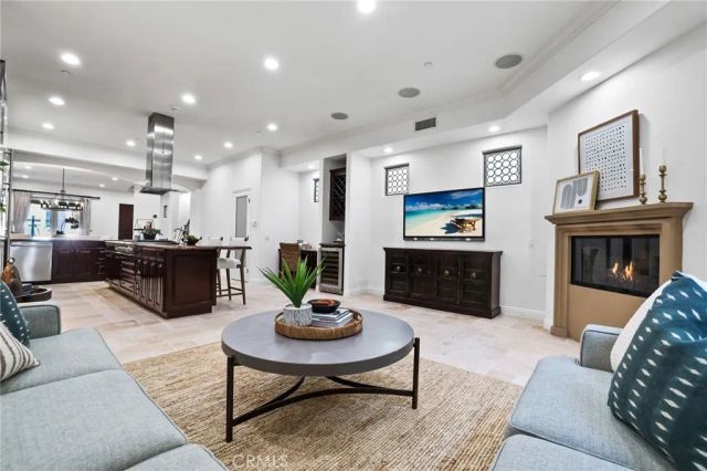 212 5th Street, Seal Beach, CA 90740