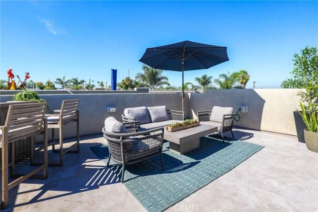 212 5th Street, Seal Beach, CA 90740