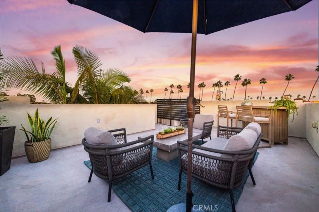 212 5th Street, Seal Beach, CA 90740