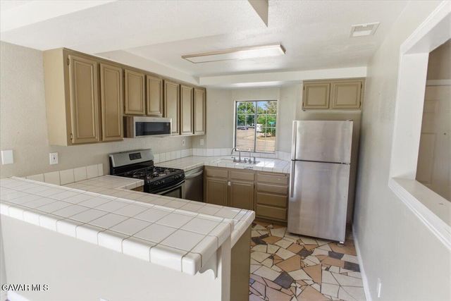 2313 Thistle Street, Rosamond, CA 93560