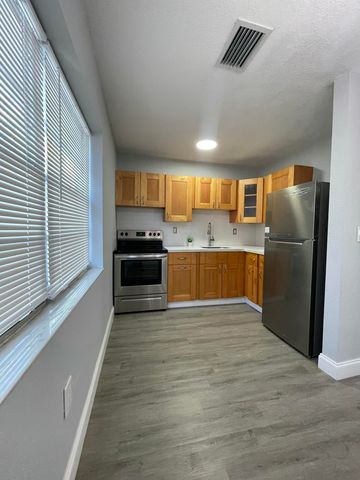 110 SE 7TH Street 2, Hallandale Beach, FL 33009
