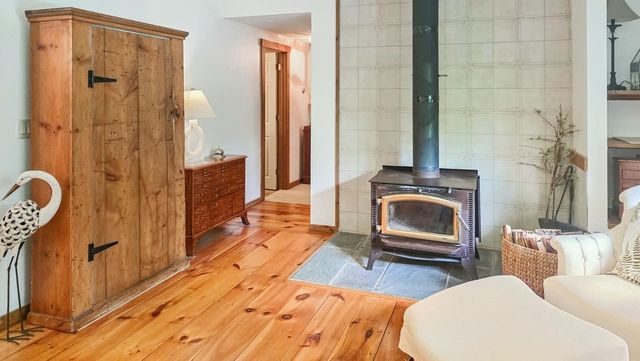 60 Fletcher Lane, Hartford, VT 05059