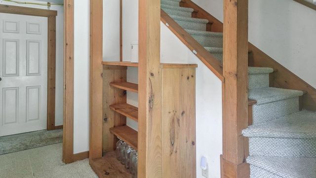 60 Fletcher Lane, Hartford, VT 05059