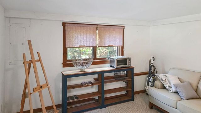 60 Fletcher Lane, Hartford, VT 05059