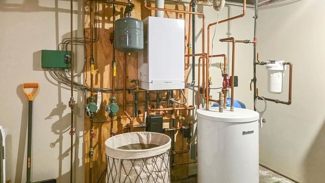 60 Fletcher Lane, Hartford, VT 05059