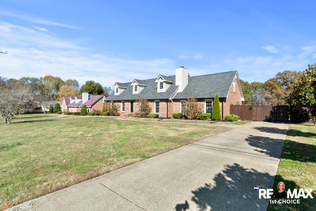 102 Pennsylvania Ave, White House, TN 37188