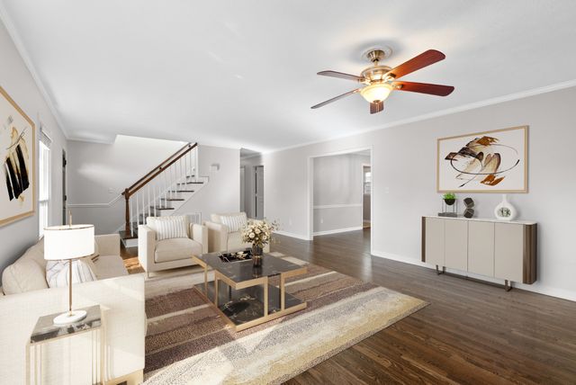 102 Pennsylvania Ave, White House, TN 37188