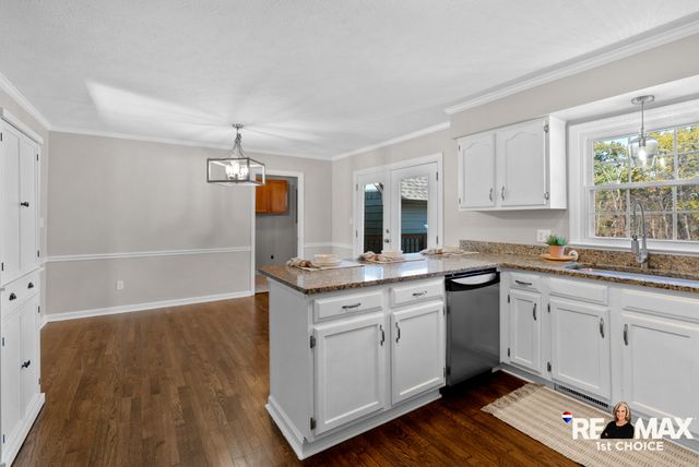 102 Pennsylvania Ave, White House, TN 37188