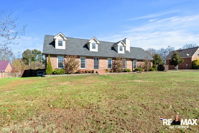 102 Pennsylvania Ave, White House, TN 37188