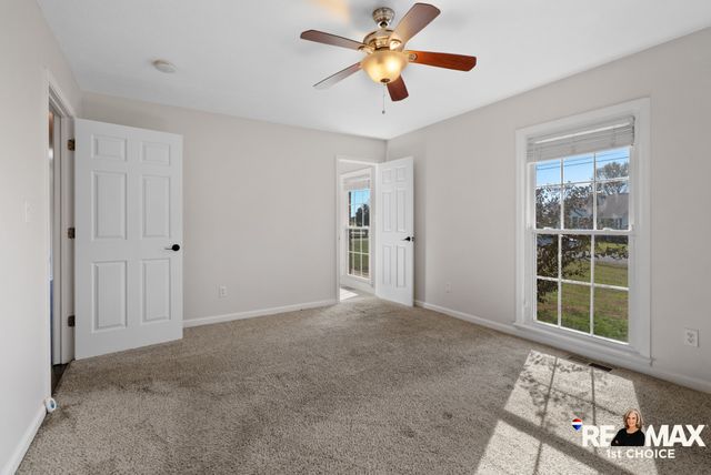 102 Pennsylvania Ave, White House, TN 37188