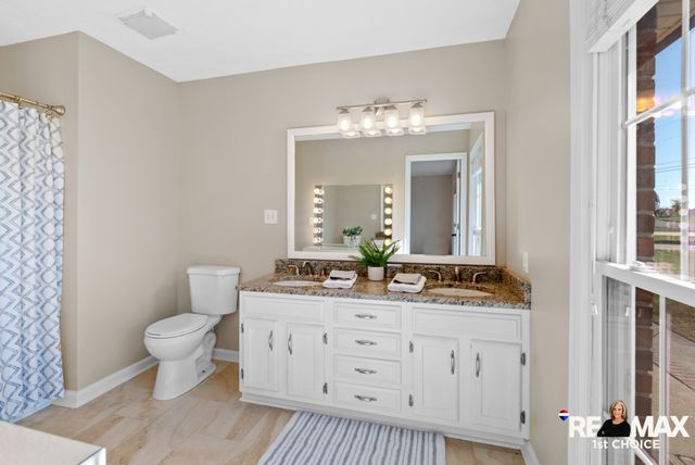 102 Pennsylvania Ave, White House, TN 37188