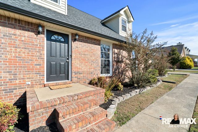 102 Pennsylvania Ave, White House, TN 37188