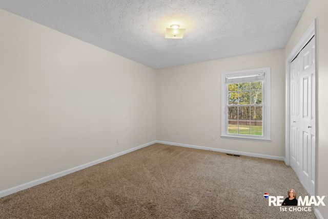 102 Pennsylvania Ave, White House, TN 37188