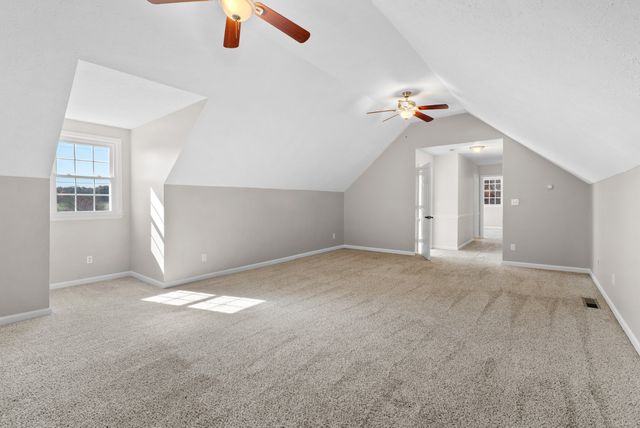 102 Pennsylvania Ave, White House, TN 37188