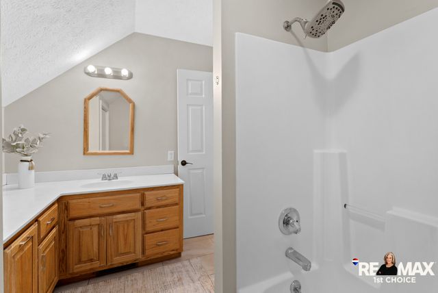 102 Pennsylvania Ave, White House, TN 37188