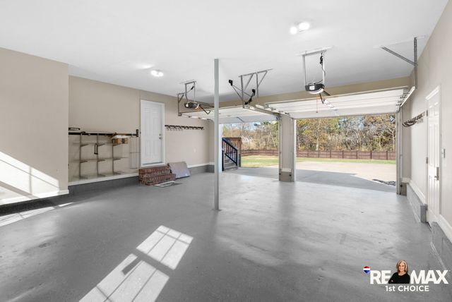 102 Pennsylvania Ave, White House, TN 37188