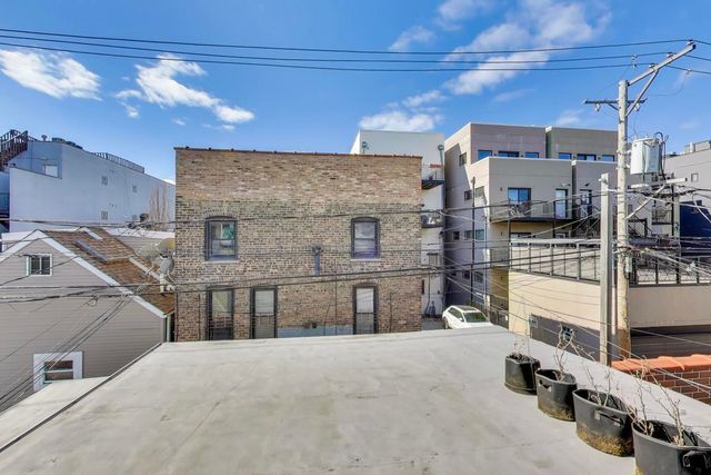 918 N Winchester Avenue 4, Chicago, IL 60622