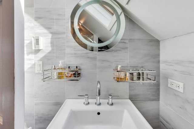 918 N Winchester Avenue 4, Chicago, IL 60622