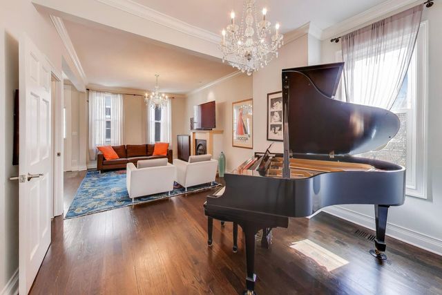 918 N Winchester Avenue 4, Chicago, IL 60622