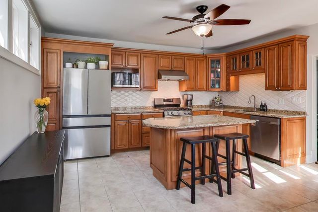 918 N Winchester Avenue 4, Chicago, IL 60622