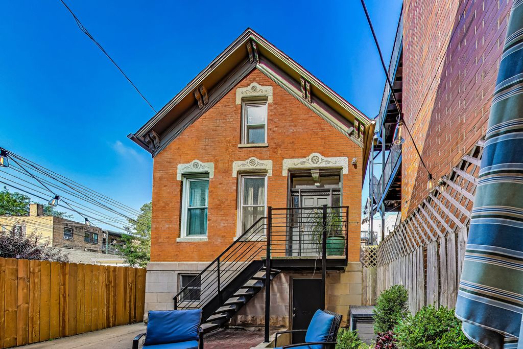 918 N Winchester Avenue 4, Chicago, IL 60622