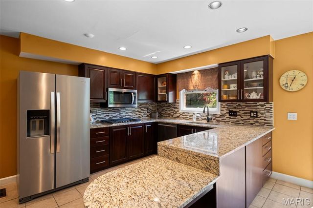 338 Branchport Drive, Chesterfield, MO 63017